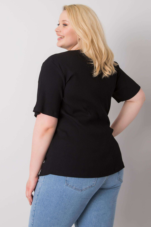 Must pluss suuruses pluus triibuga...