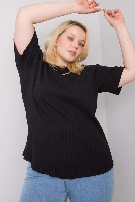 Must pluss suuruses pluus triibuga...