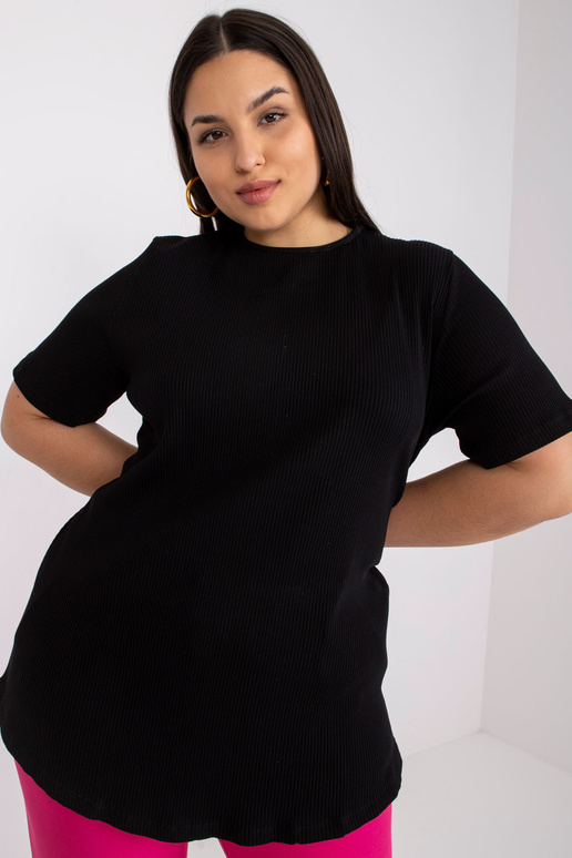 Must pluss suuruses pluus triibuga...