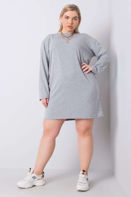 Hall Giselle'i suures suuruses kleit