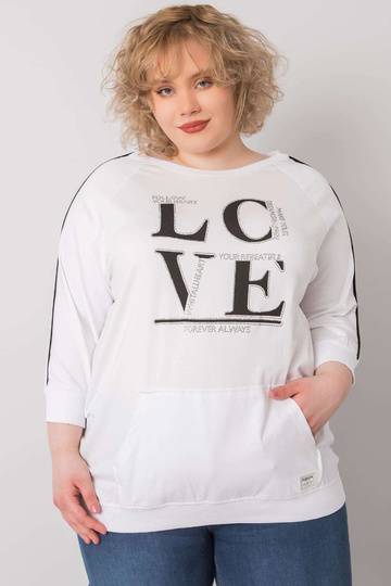 Valge pluss suuruses pluus...