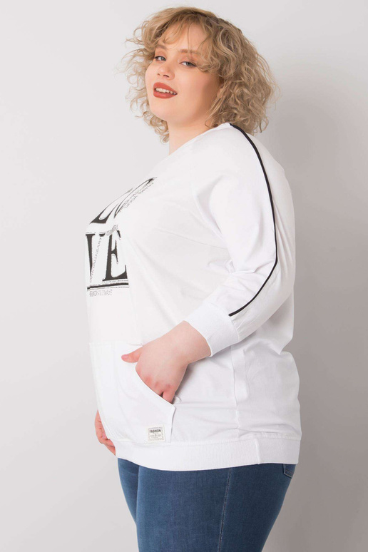 Valge pluss suuruses pluus taskuga Meg