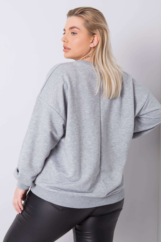 Hall plusssuuruses dressipluus Mischa