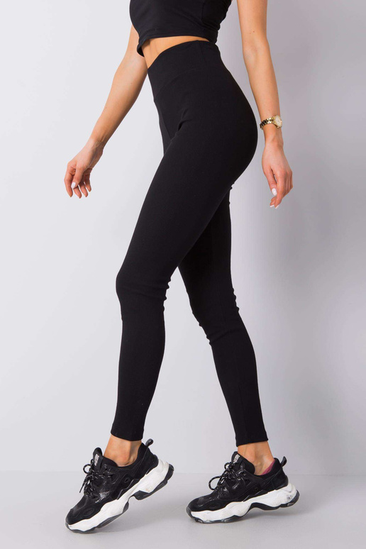 Mustad Sanja soonikkoes retuusid Mustad Sanja soonikkoes retuusid