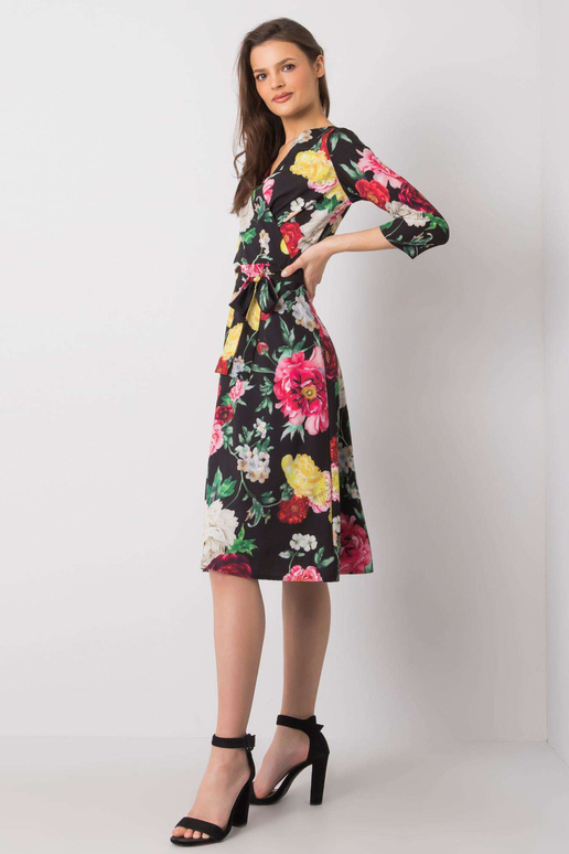 Must Astheri lilleline kleit