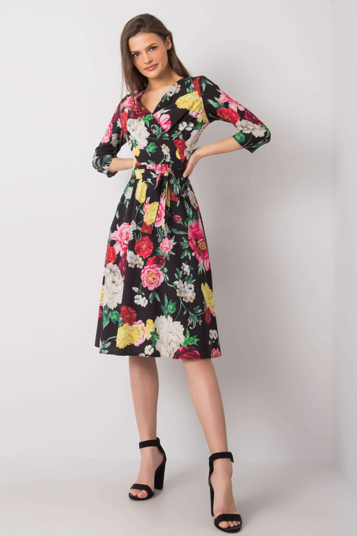 Must Astheri lilleline kleit