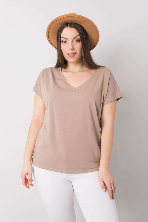 Cassie tumebeež pluss-suuruses... Cassie tumebeež pluss-suuruses...