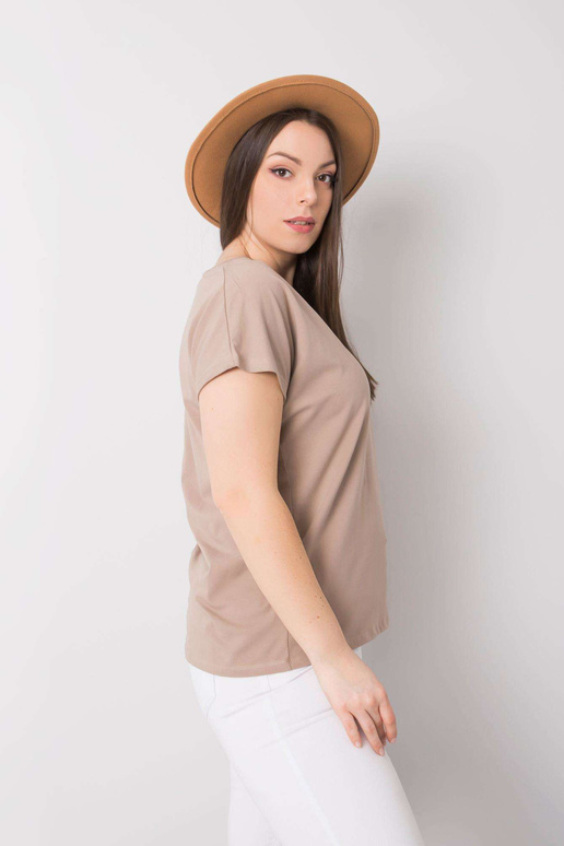 Cassie tumebeež pluss-suuruses... Cassie tumebeež pluss-suuruses...