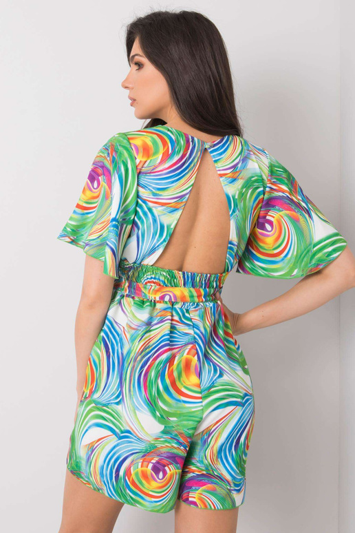 Valge värviliste mustritega...