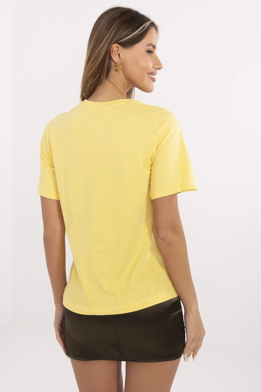 Kollane Põhja-aplikatsiooniga T-särk Kollane Põhja-aplikatsiooniga T-särk