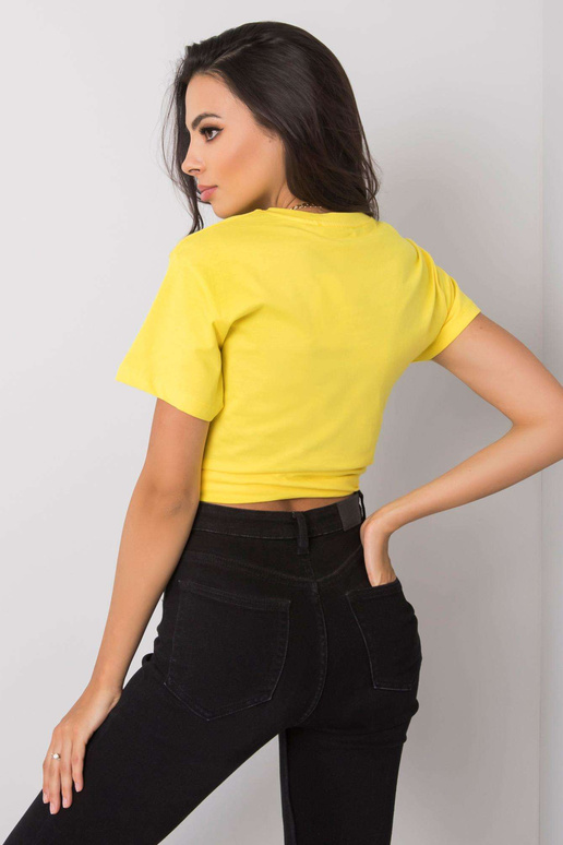 Kollane t-särk Adalia kirjaga Kollane t-särk Adalia kirjaga