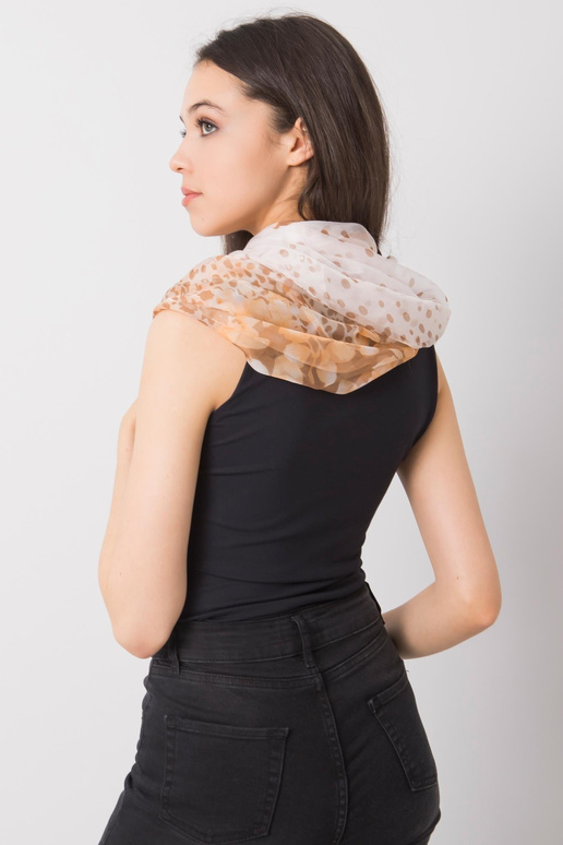 Pruunikasoranži mustriga sall