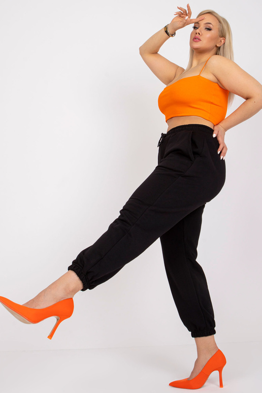 Ainhoa mustad plusssuuruses kõrge...