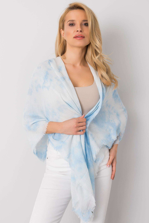 Helesinine triipudega pleed