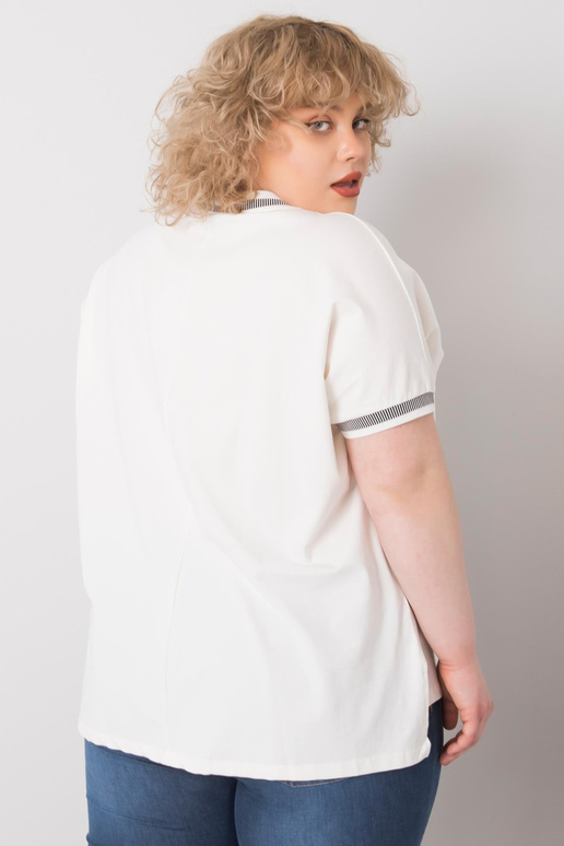 Valge pluss suuruses Billi...