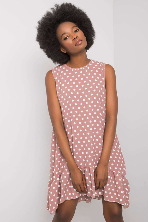 Määrdunud roosa täpiline kleit...