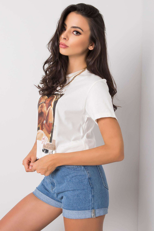 Valge Rosalie aplikatsiooniga T-särk Valge Rosalie aplikatsiooniga T-särk