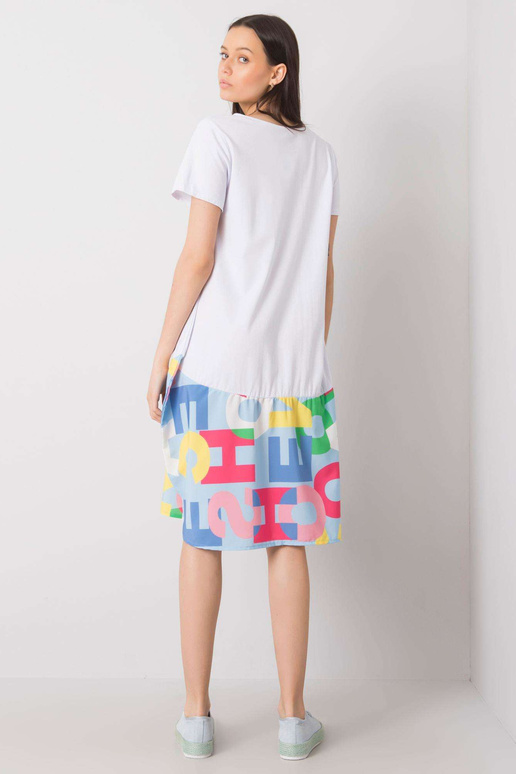 Valge ja sinine Guinevere trükistega...