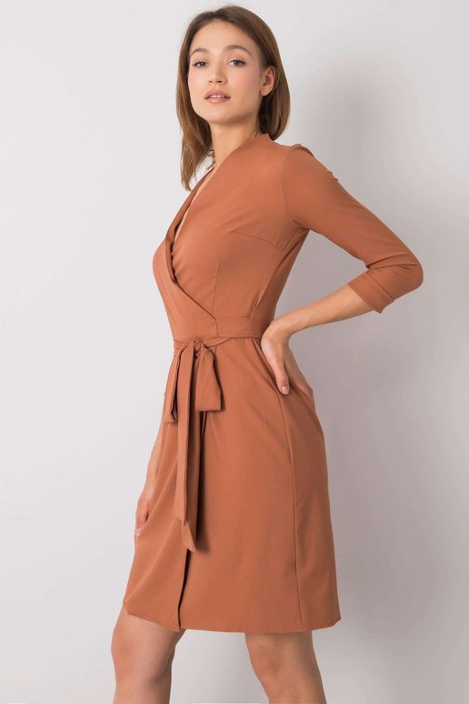 Pruun kleit lipsuga Edelie