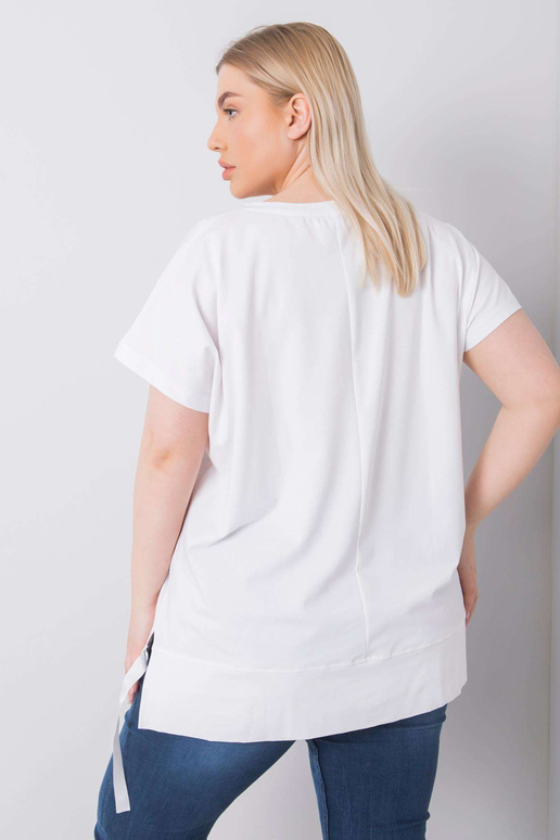 Valge pluss suuruses pluus Marlene...