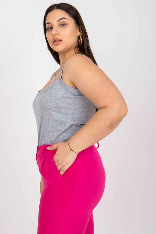 Hall plusssuuruses Scarlette...