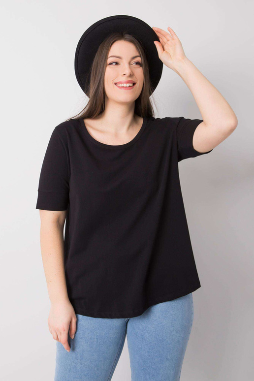 Must suures suuruses puuvillane...