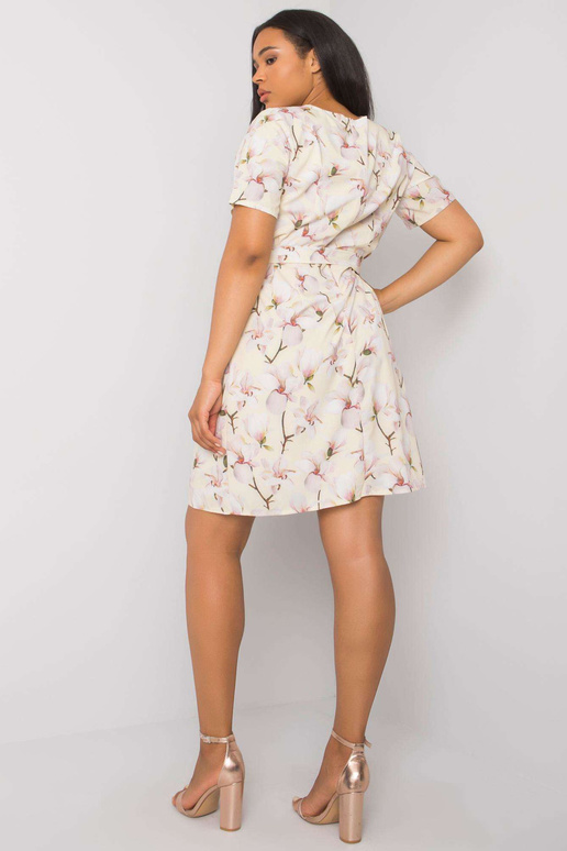 Kollase mustriga suures suuruses...