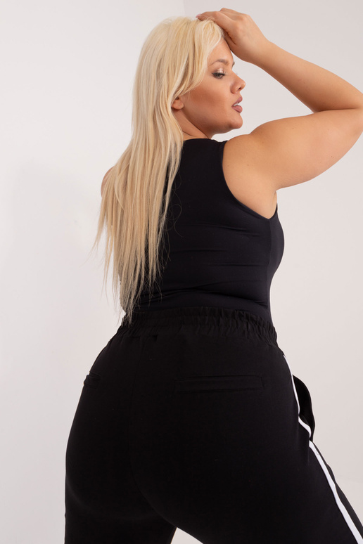 Kairi Pluss suuruses mustad dressipüksid