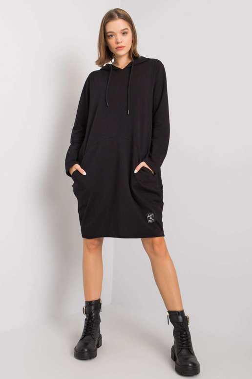 Aldila must kapuutsiga kleit