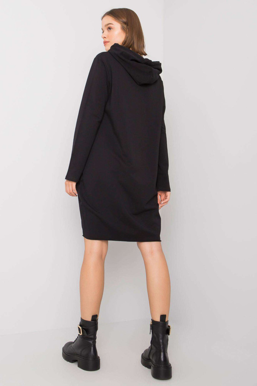 Aldila must kapuutsiga kleit