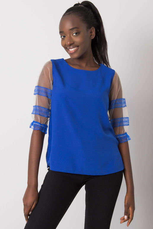 Dekoratiivsete varrukatega...