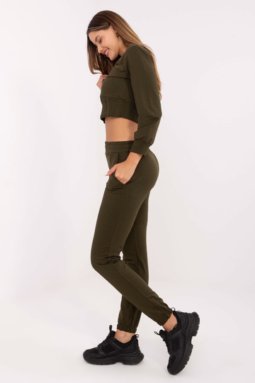 Khaki värvi vabaaja...