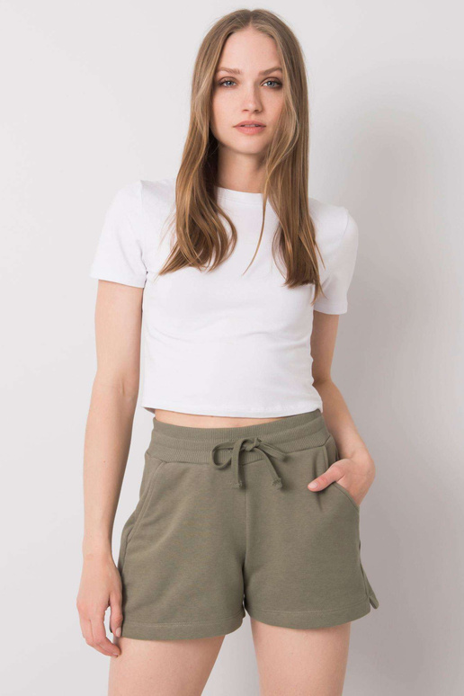 Khakivärvi puuvillased lühikesed... Khakivärvi puuvillased lühikesed...