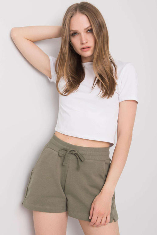 Khakivärvi puuvillased lühikesed... Khakivärvi puuvillased lühikesed...