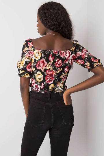 Must lilledega pluus... 2