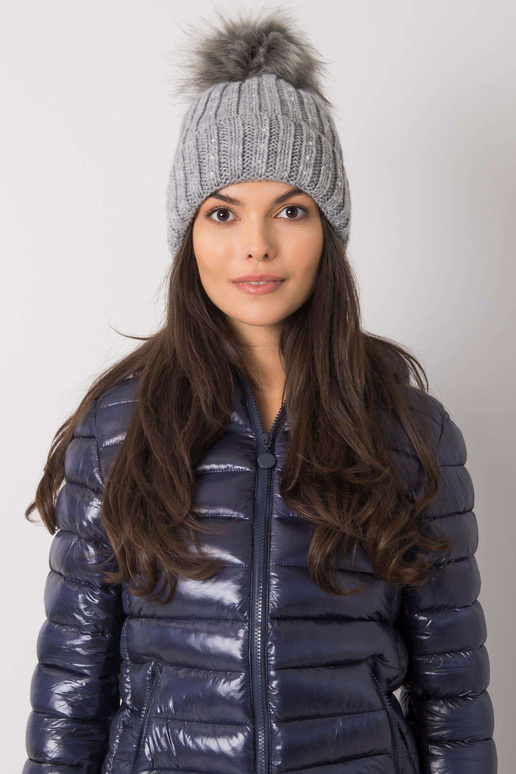 Hall aplikatsiooniga talvemüts