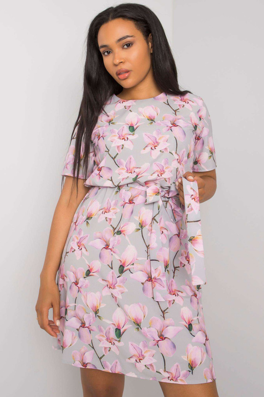 Halli mustriga suures suuruses kleit...