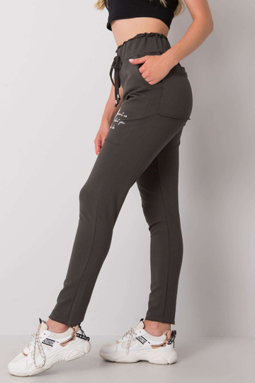 Jenniferi tumedad... 2