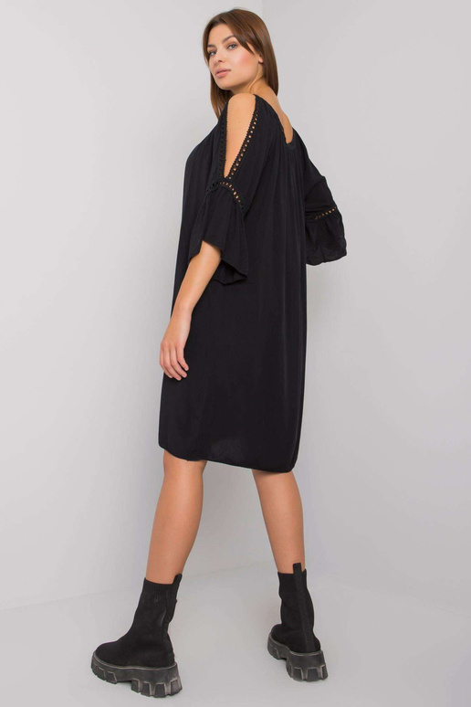 Must väljalõigetega kleit Marielle... Must väljalõigetega kleit Marielle...