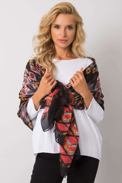 Musta ja punase mustriga naiste tropp