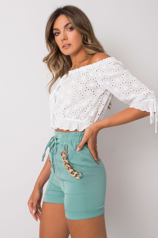 Türkiissinised lühikesed püksid...