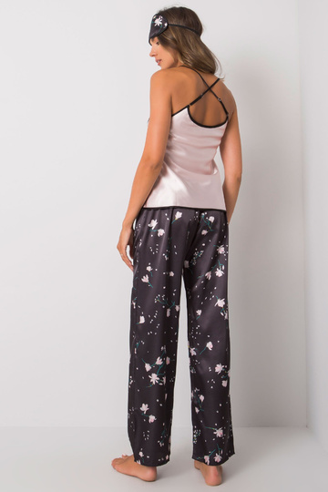 Must ja roosa kolmeosaline...