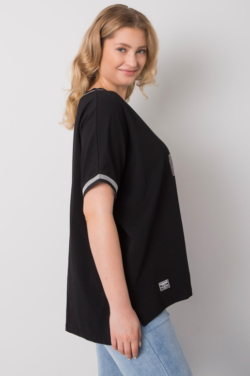 Must pluss suuruses Billi...