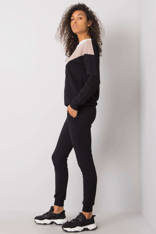 Tumebeeži ja musta dressikomplekt Hilda