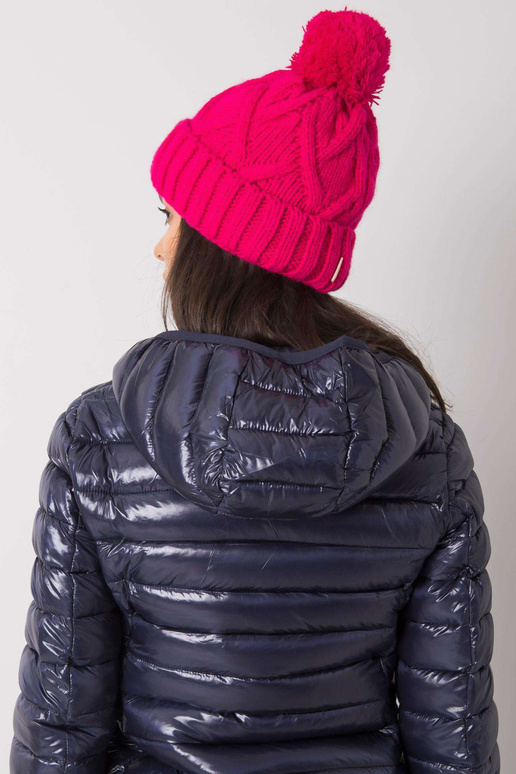 Roosa pompooniga talvemüts