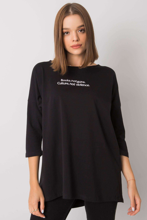 Must pluus Merel kirjaga