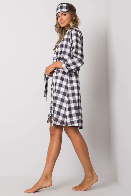 Valge-must kolmeosaline ruuduline...