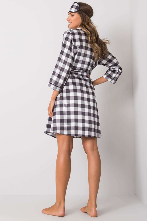 Valge-must kolmeosaline ruuduline...