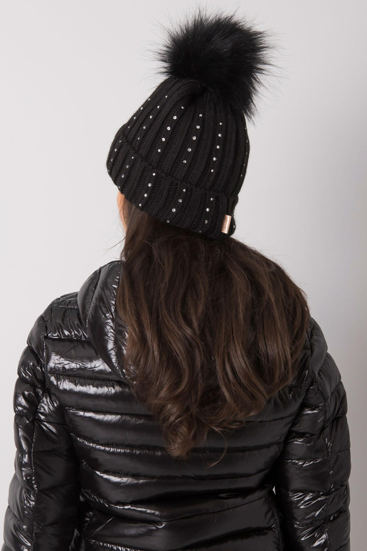 Must aplikatsiooniga talvemüts