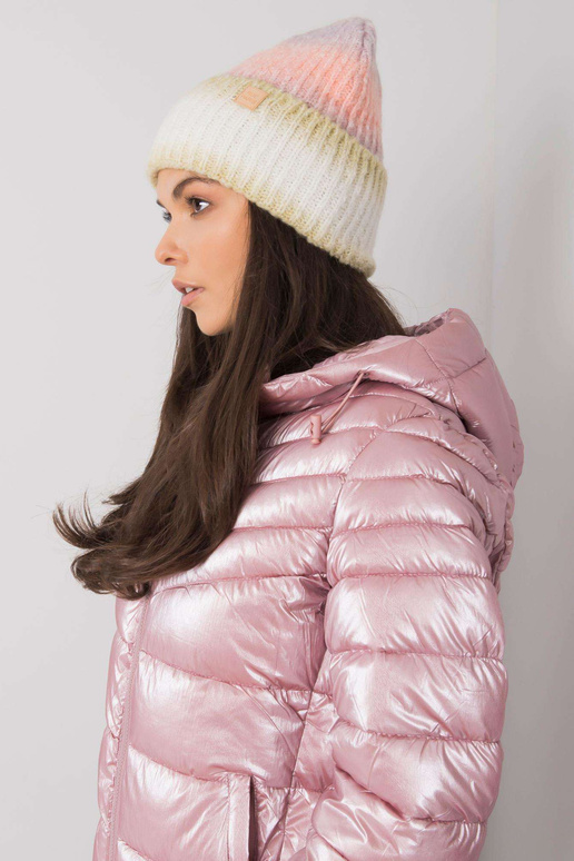 Roheline ja virsikuvärvi nokamüts ombre